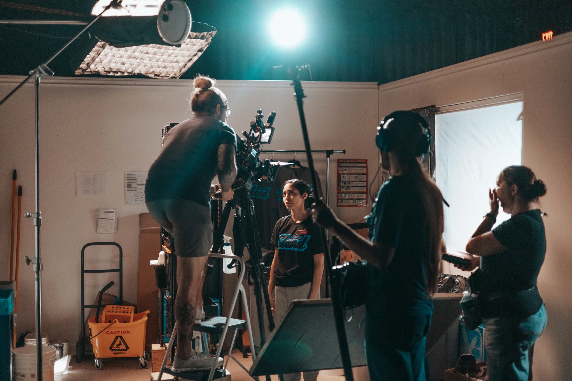 HAND behind the scenes 13